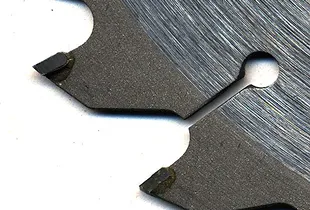 Superalloys demented carbides MIM